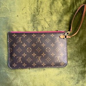 Louis Vuitton Neverfull Pouch